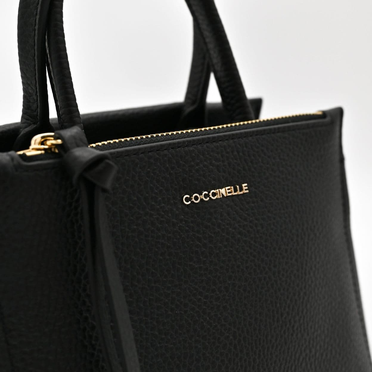 Купить Сумка женская Coccinelle