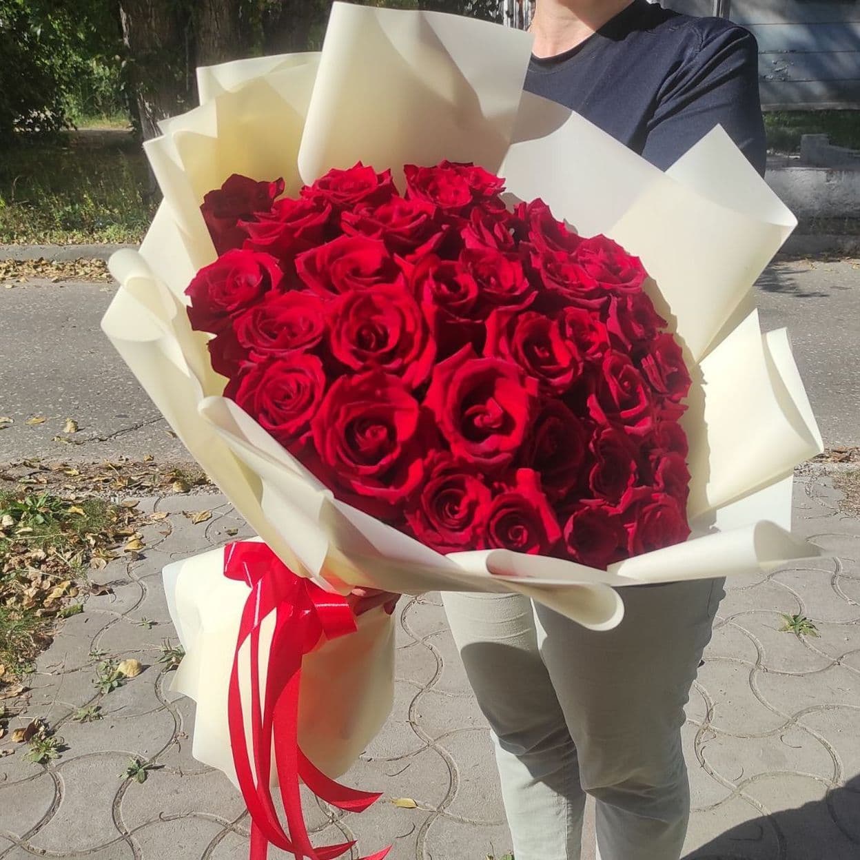 Купить Букет из 31 роскошной розы эквадор