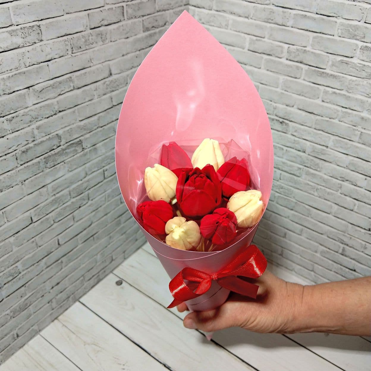 Купить Букет из шоколадных тюльпанов (9 шт.)