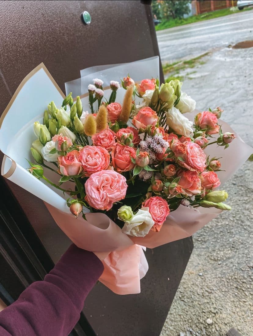 Купить Букет с пионовидными Розами