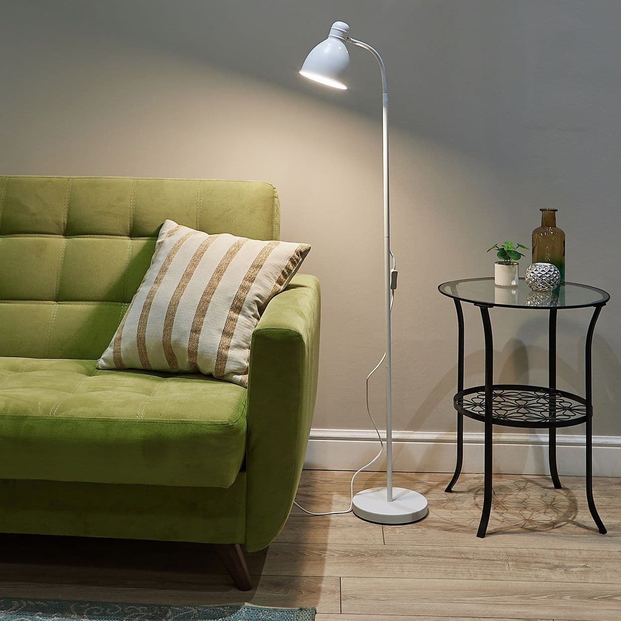 Купить Торшер напольный под лампу Е27, 60W, с регулировкой наклона UML-T701