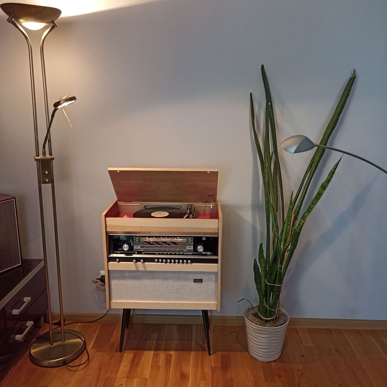 Купить Предзаказ радиолы - с блютуз после реставрации - за 40 рабочих дней