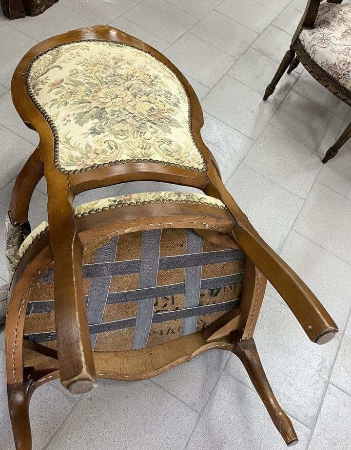 Купить Старинное кресло