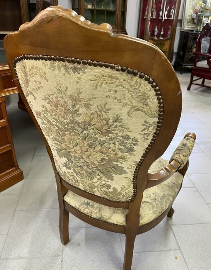 Купить Старинное кресло