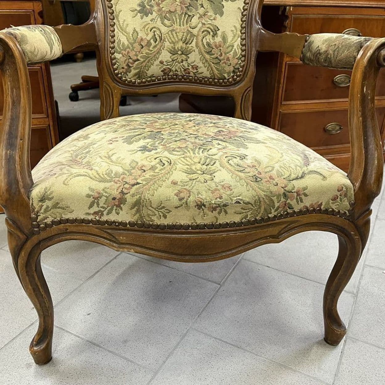 Купить Старинное кресло