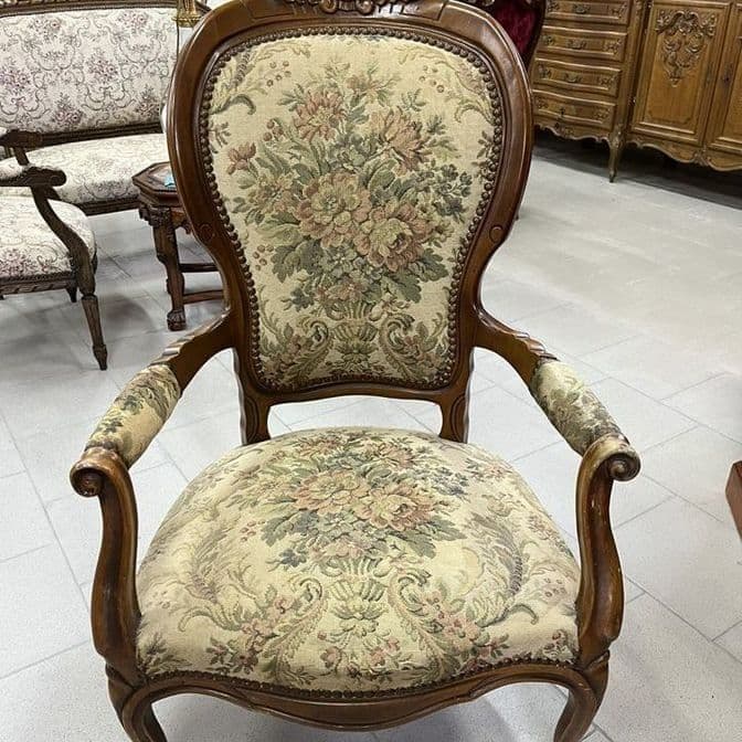 Купить Старинное кресло