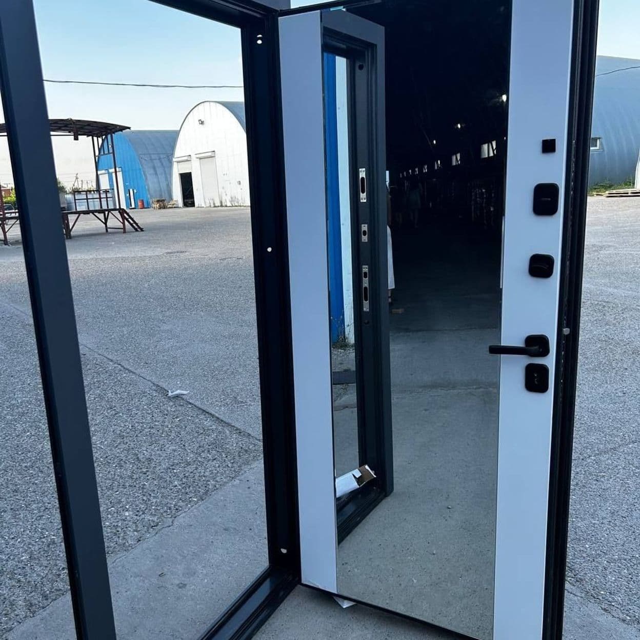 Купить Дверь входная "ТАЙГА 9" зеркало, Феррони