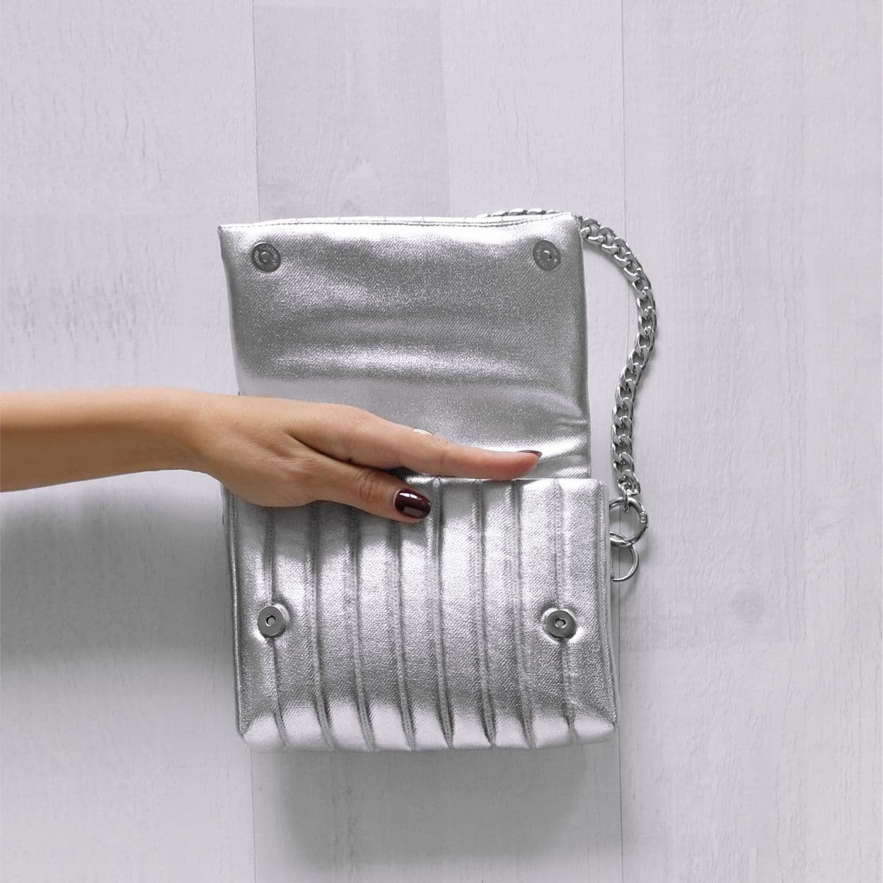 Купить Сумка стеганая AGLAIS в оттенке «Серебро»