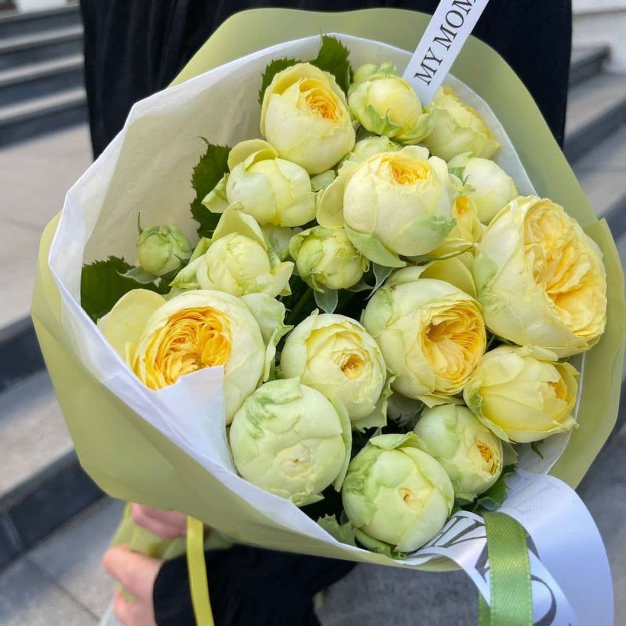 Купить Желтые пионовидные розы