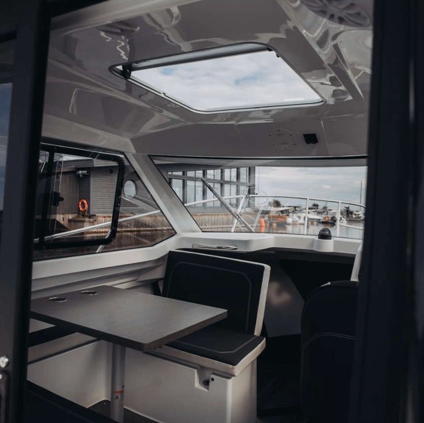 Купить Phoenix 700 Cabin