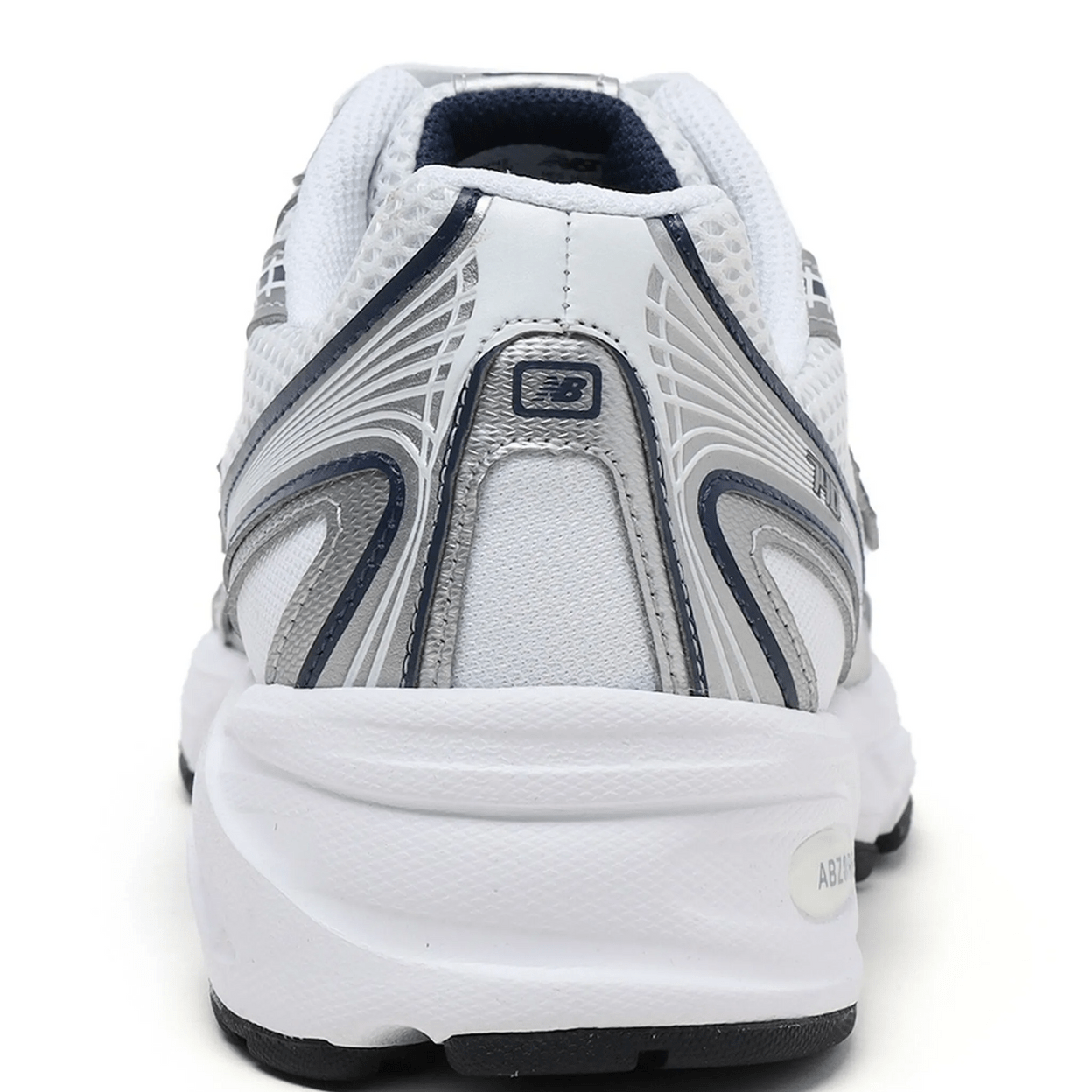 Купить New Balance 740