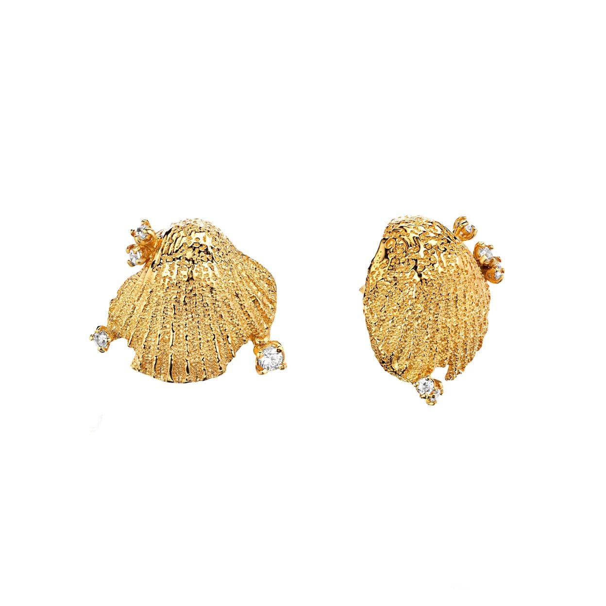 Купить MORE VNUTRI Серьги-пусеты асимметричные ракушки со вставками, позолота