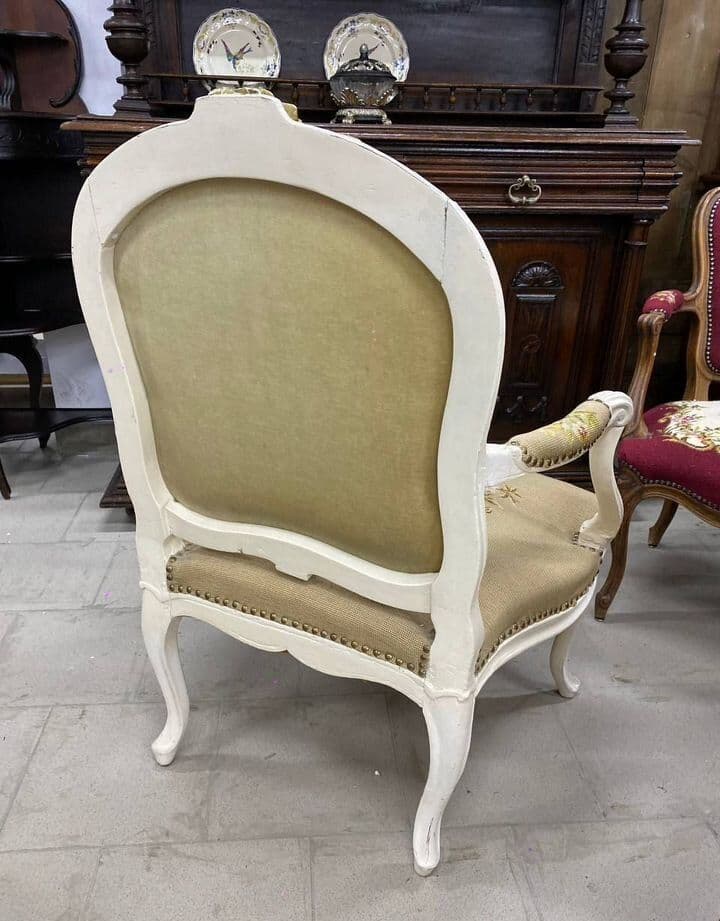 Купить Старинное кресло с гобеленом