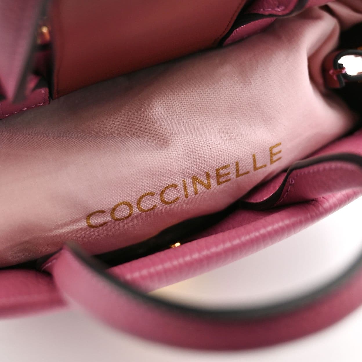 Купить Сумка женская Coccinelle