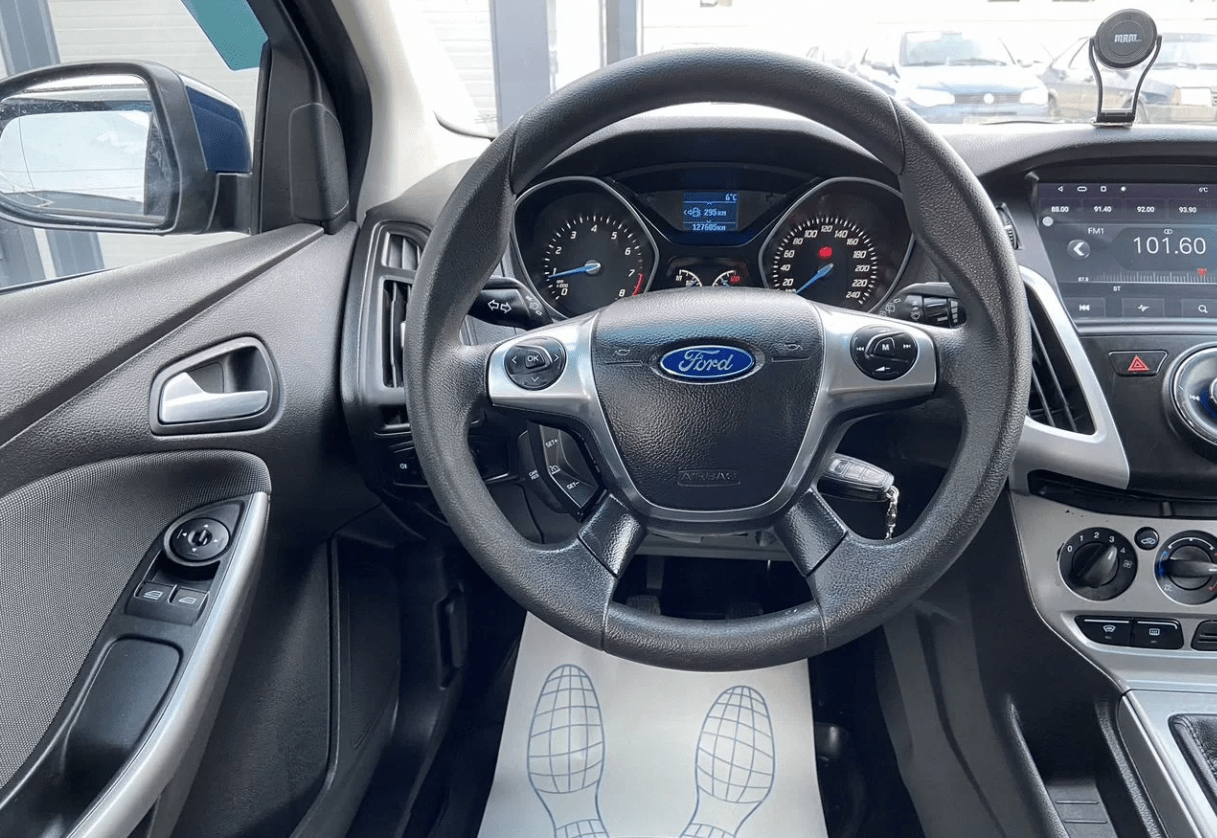 Купить Ford Focus 1.6 MT, 2013, 127 000 км