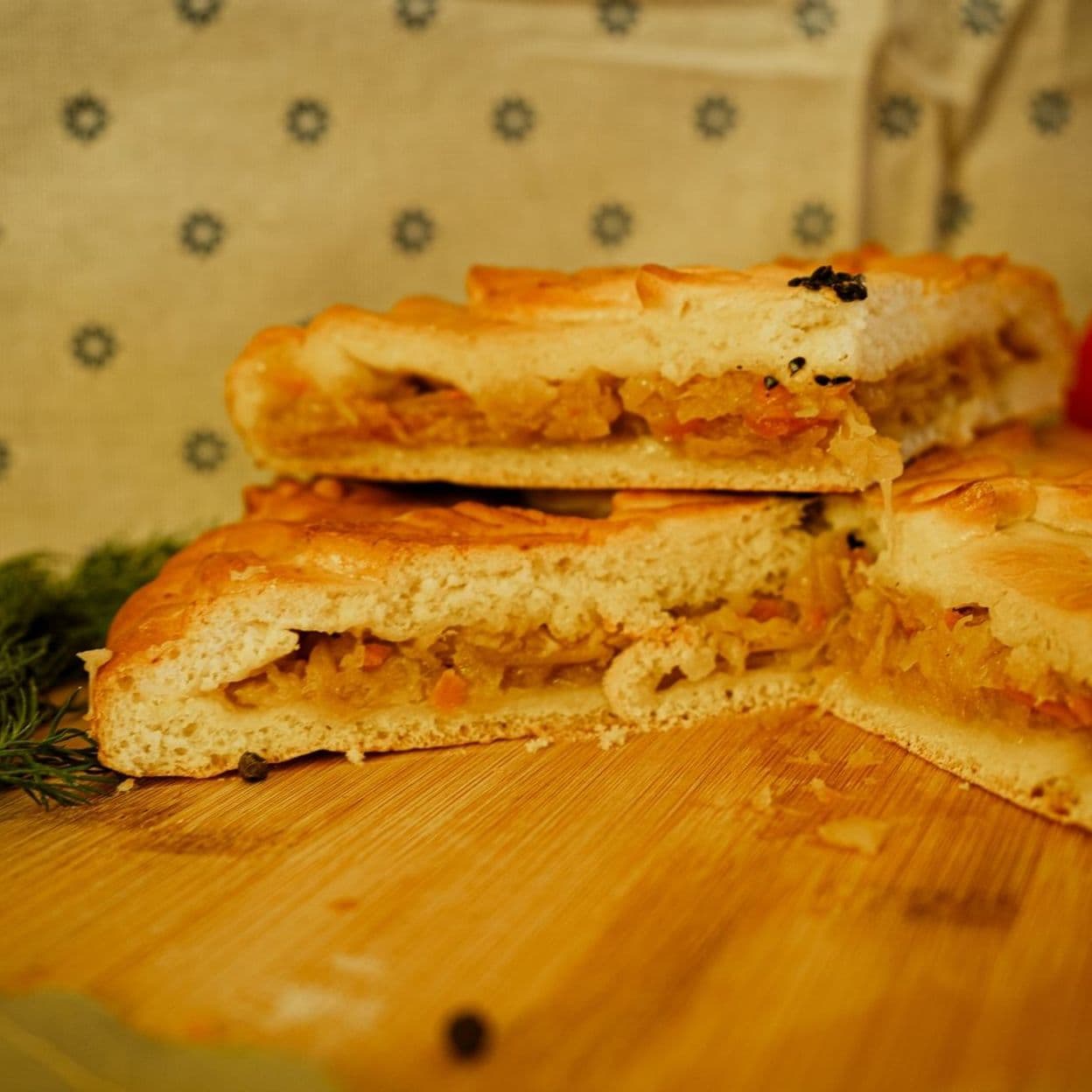 Купить Пирог рис/яйцо/лук зеленый