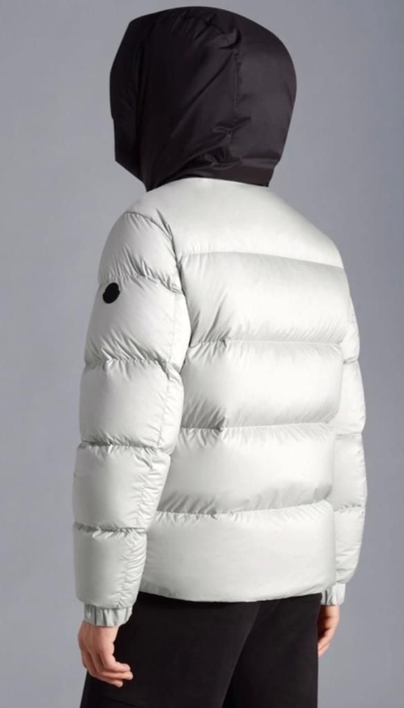 Купить Пуховик Moncler Madeira