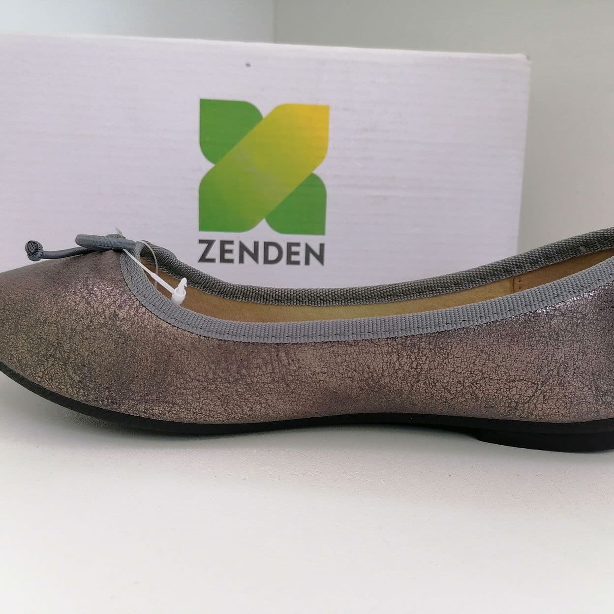 Купить Туфли девичьи Zenden.
