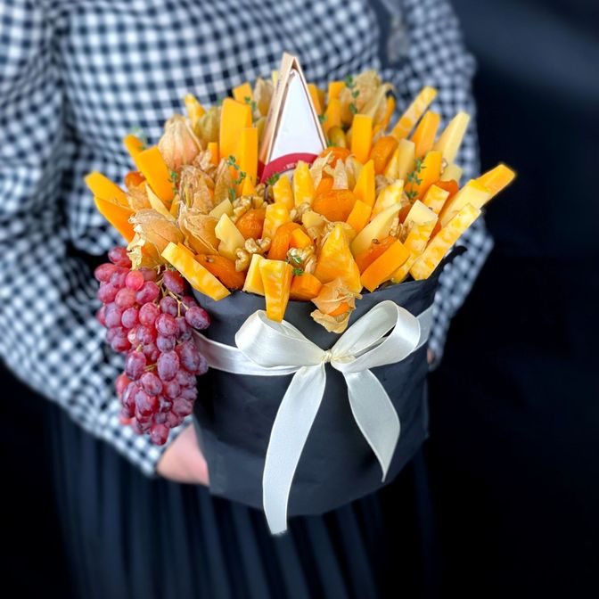 Колбасный букет с орешками