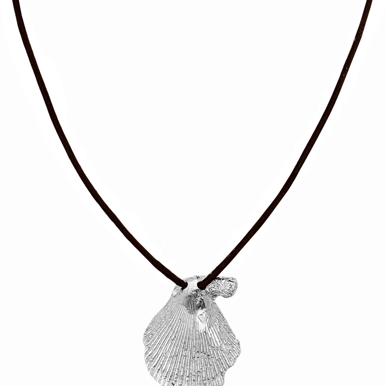 Купить MORE VNUTRI Колье с одной большой ракушкой без вставок, платинирование