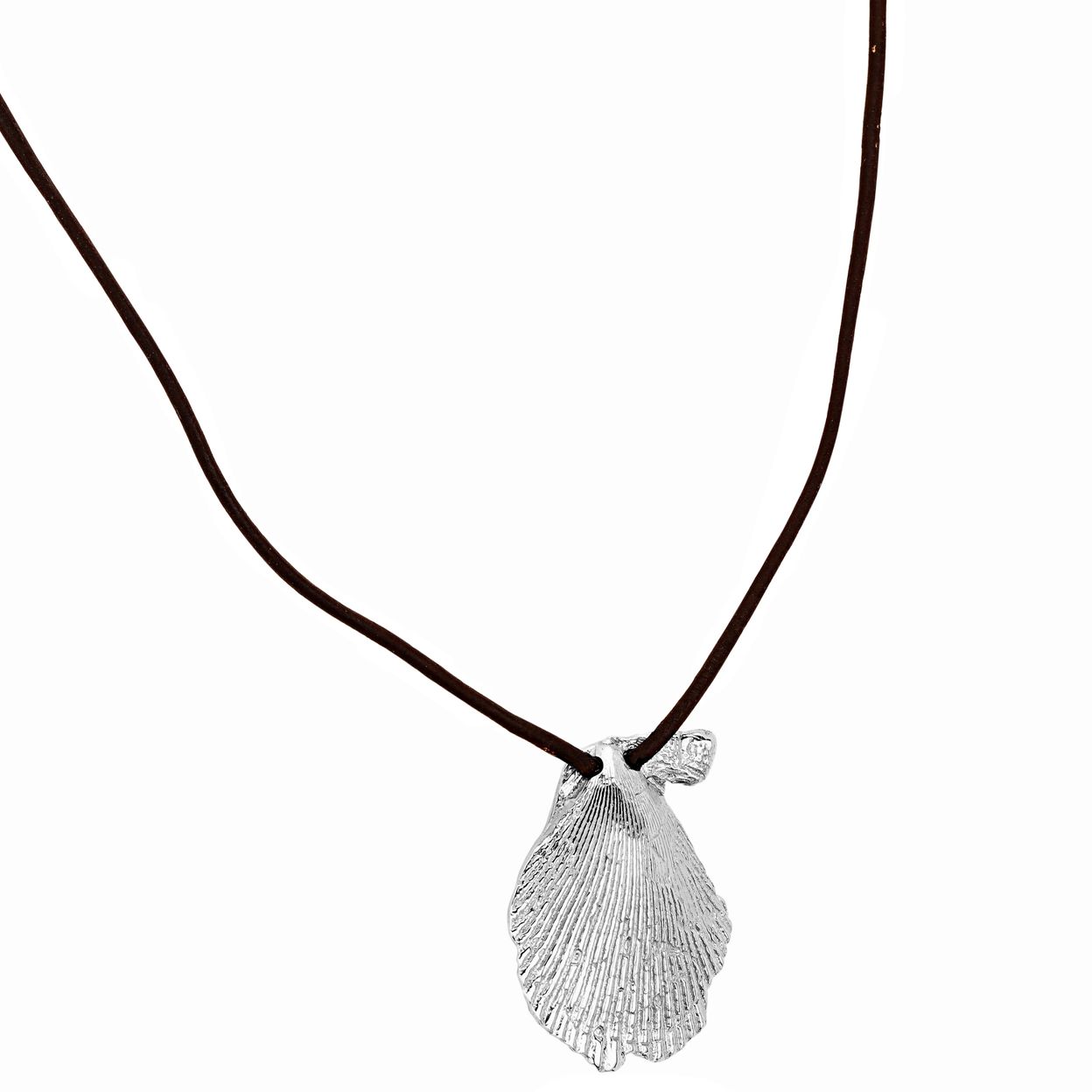 Купить MORE VNUTRI Колье с одной большой ракушкой без вставок, платинирование