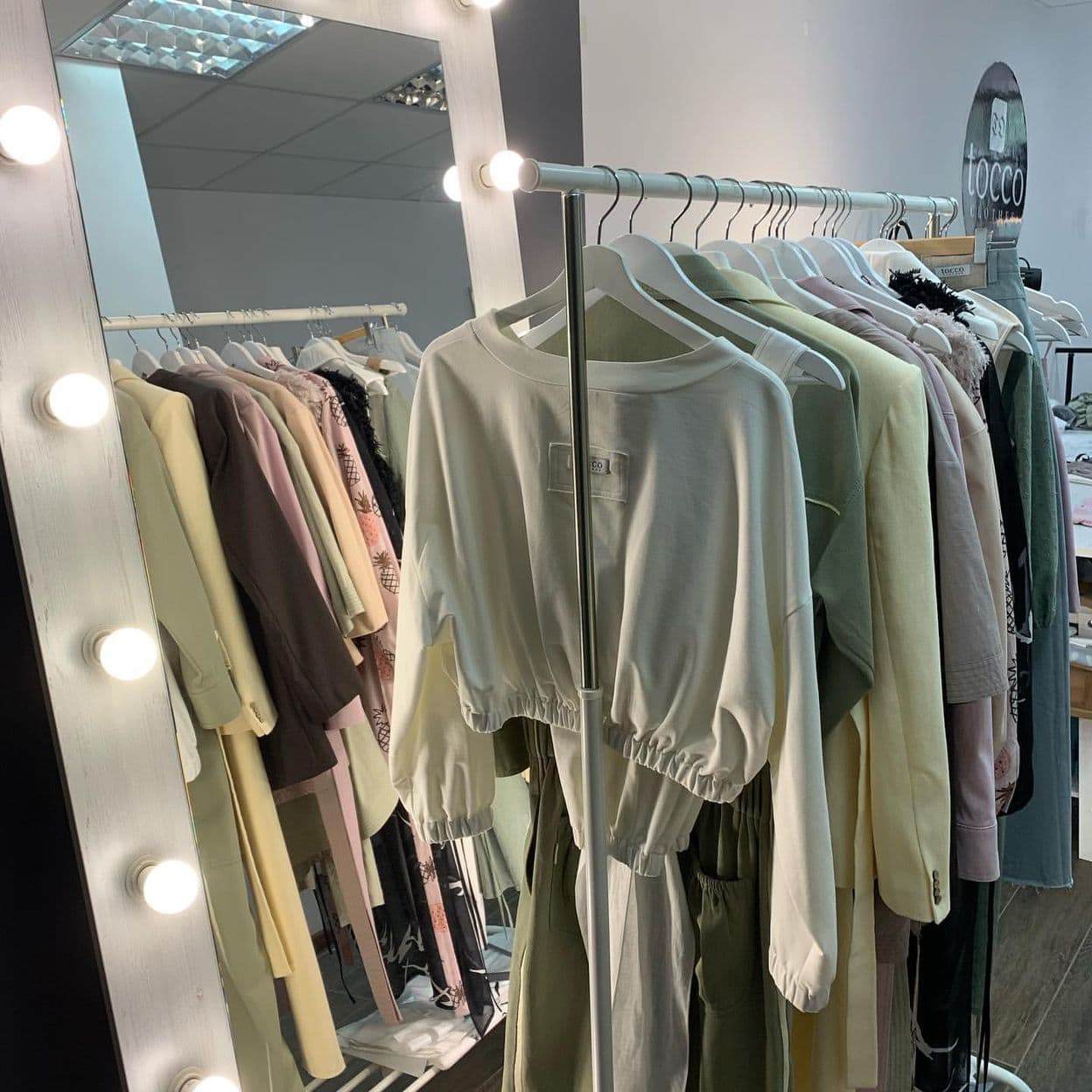 Купить Мы говорим спасибо Бизнесцентру Империя и переезжаем в новое место