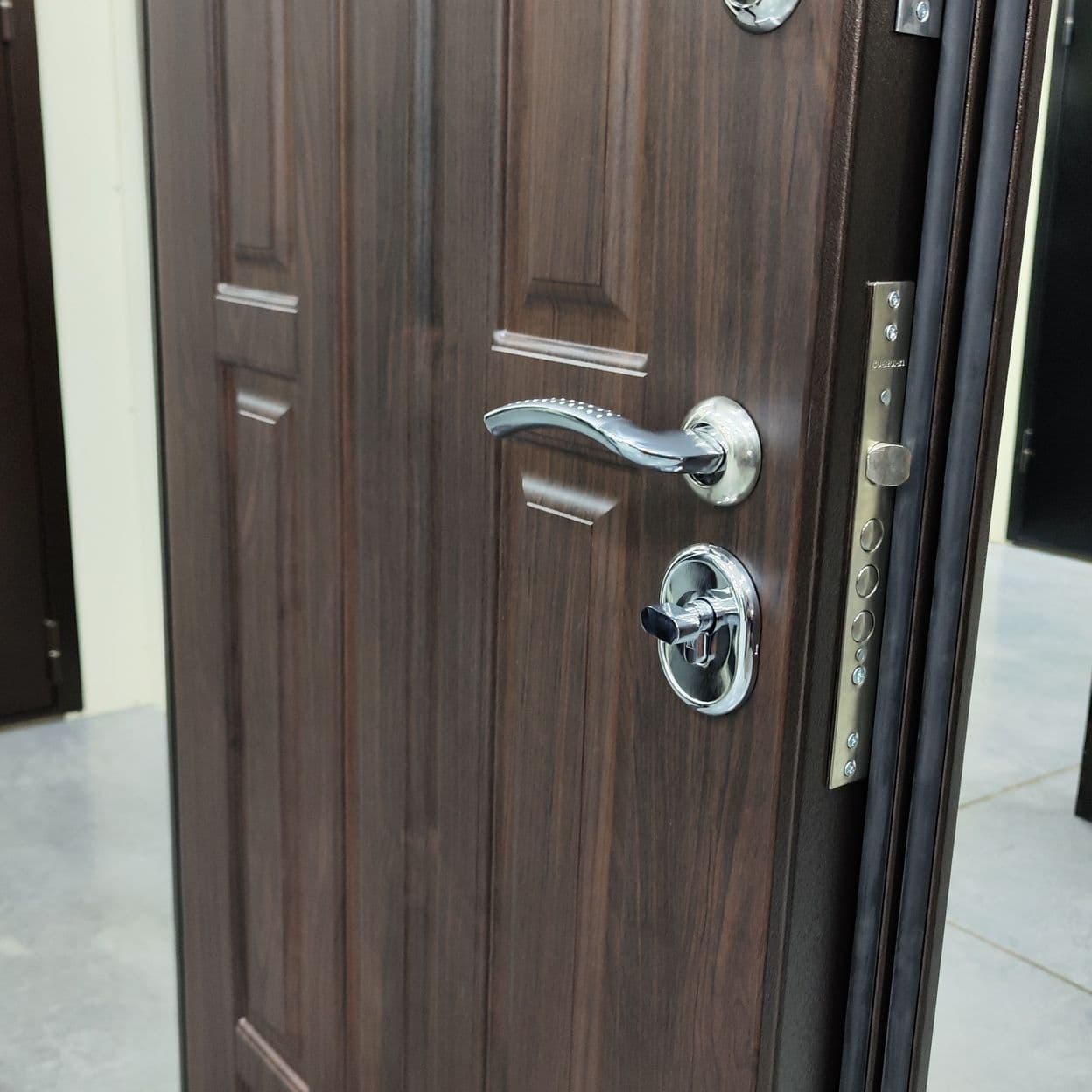 Купить Дверь входная "КОМФОРТ" орех темный, ВДК