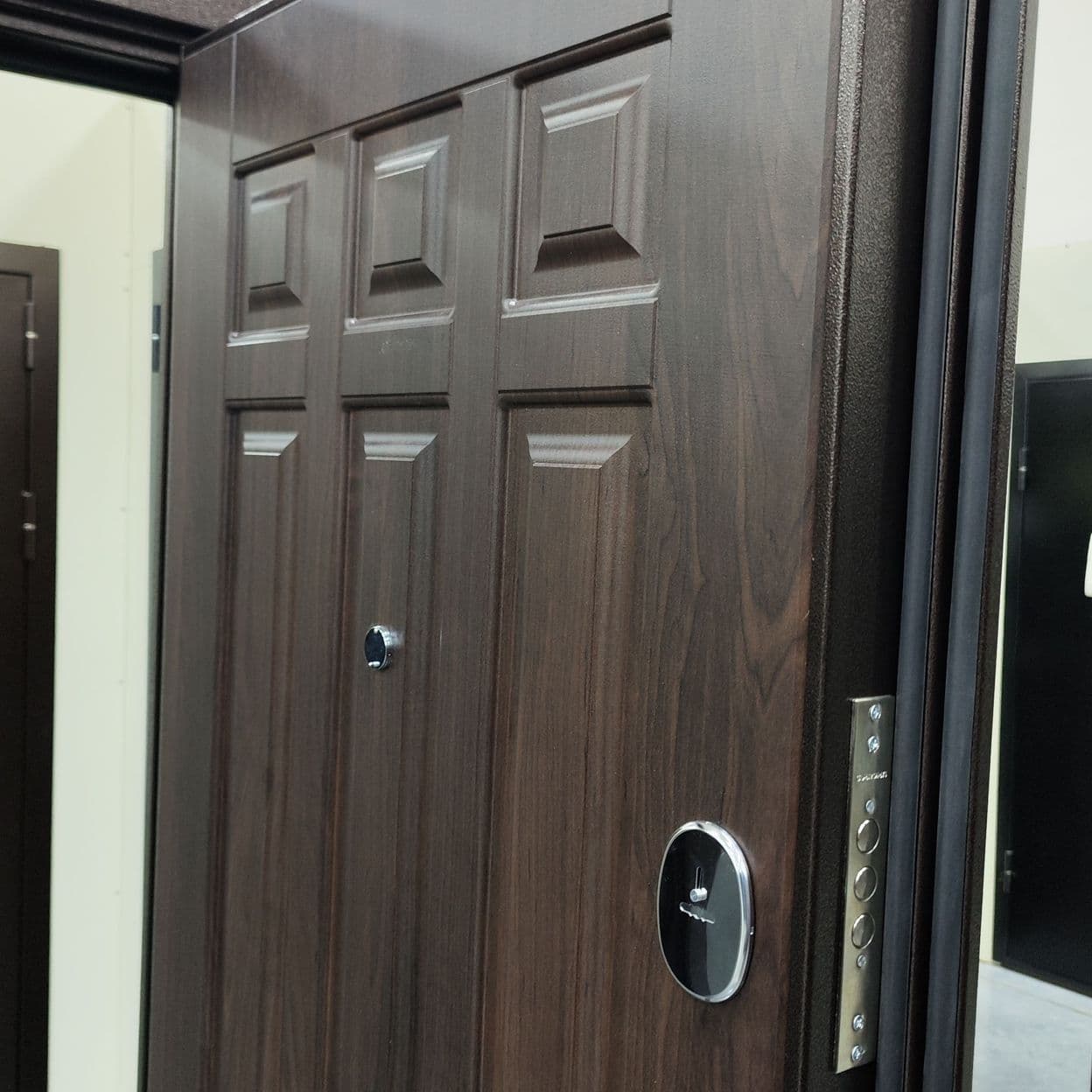 Купить Дверь входная "КОМФОРТ" орех темный, ВДК