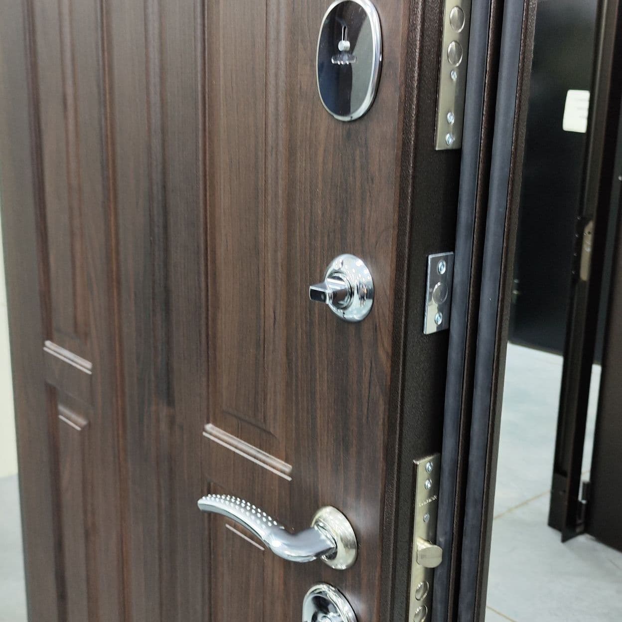 Купить Дверь входная "КОМФОРТ" орех темный, ВДК