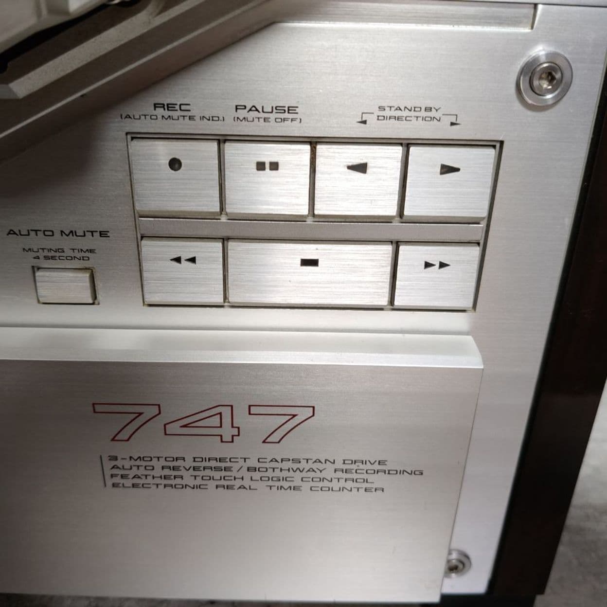 Купить Магнитофон катушечный Akai GX-747
