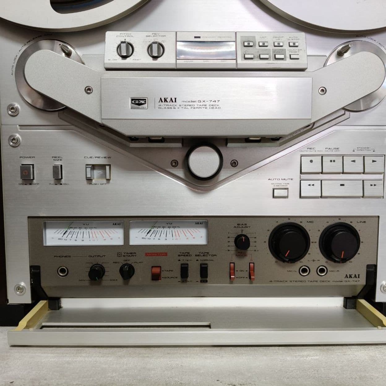 Купить Магнитофон катушечный Akai GX-747