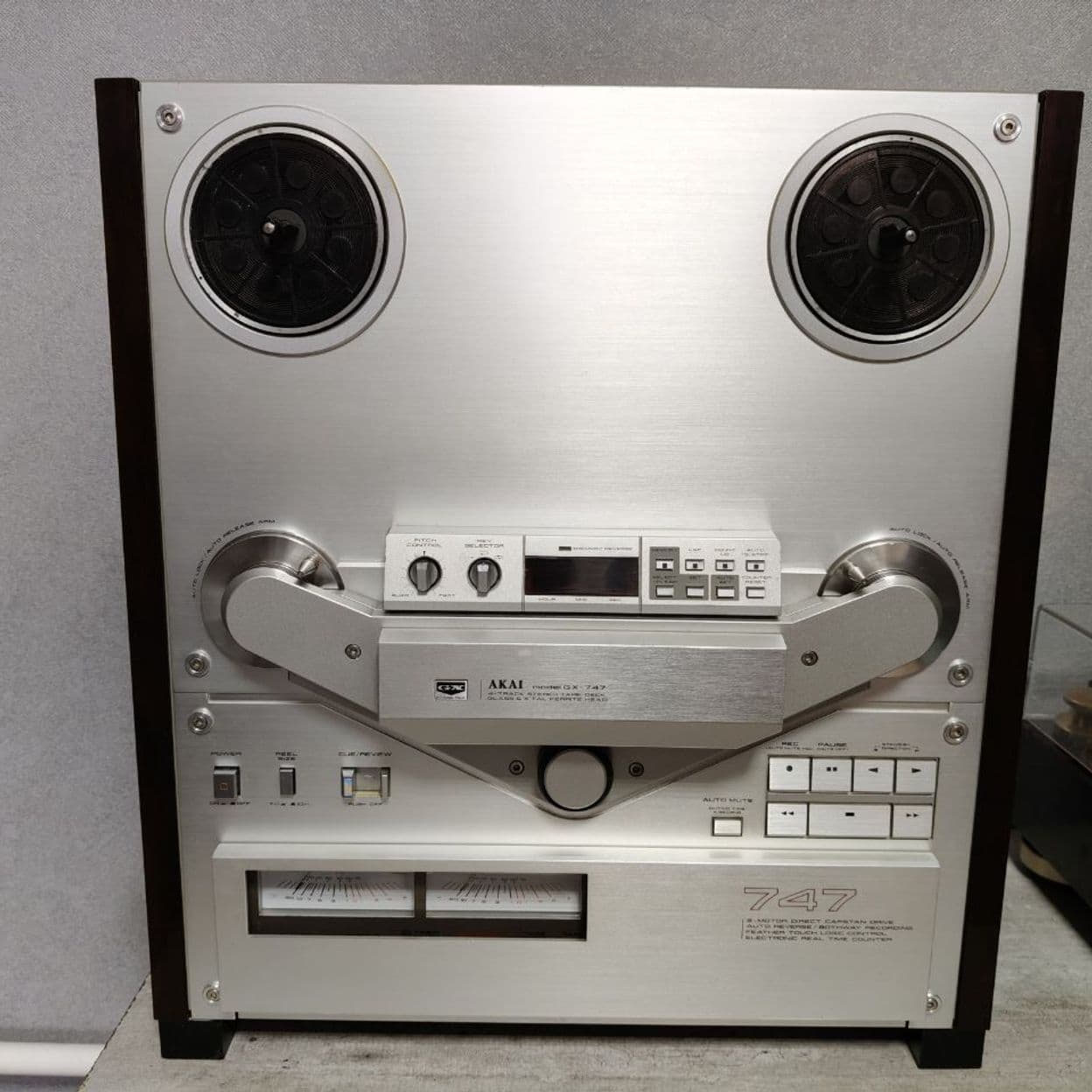 Купить Магнитофон катушечный Akai GX-747