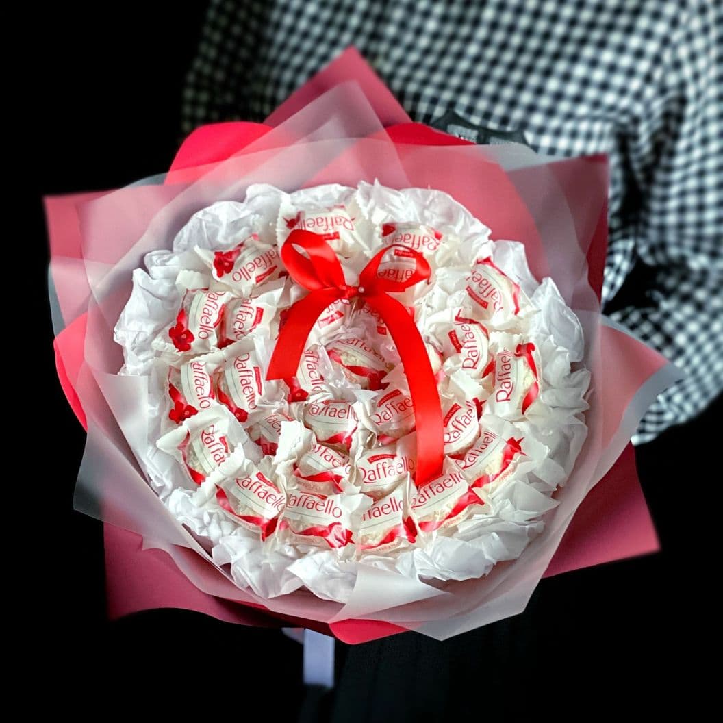 Купить Букет из конфет рафаэлло арт. 530