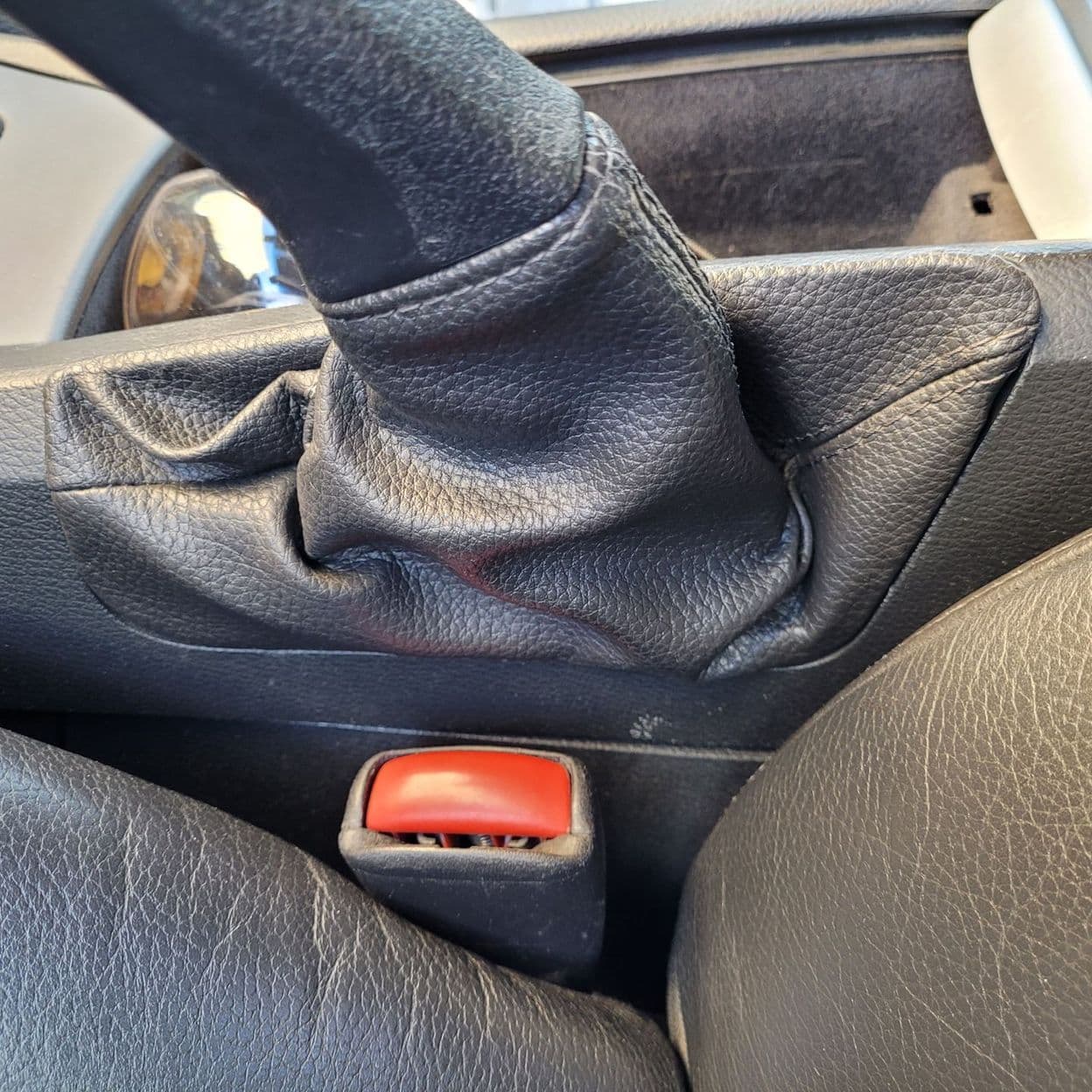 Купить Чехол на ручной тормоз для Volvo s60 (вольво хс60)2005-2009гв. чехол на акпп