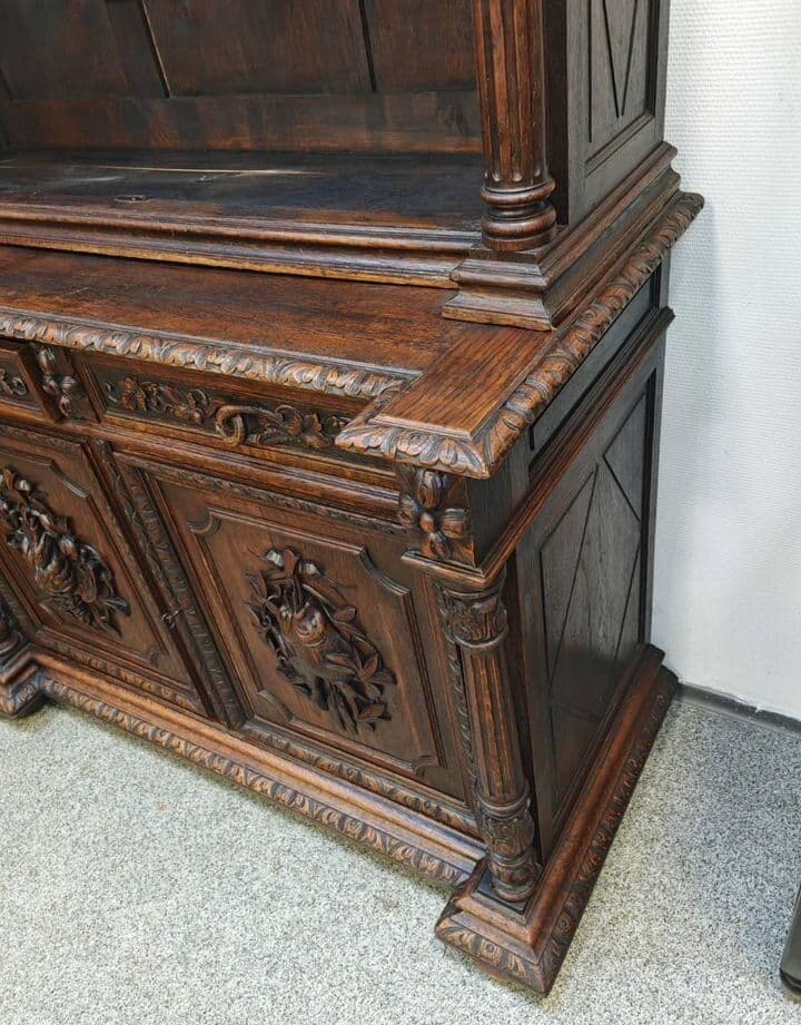 Купить Старинный открытый буфет