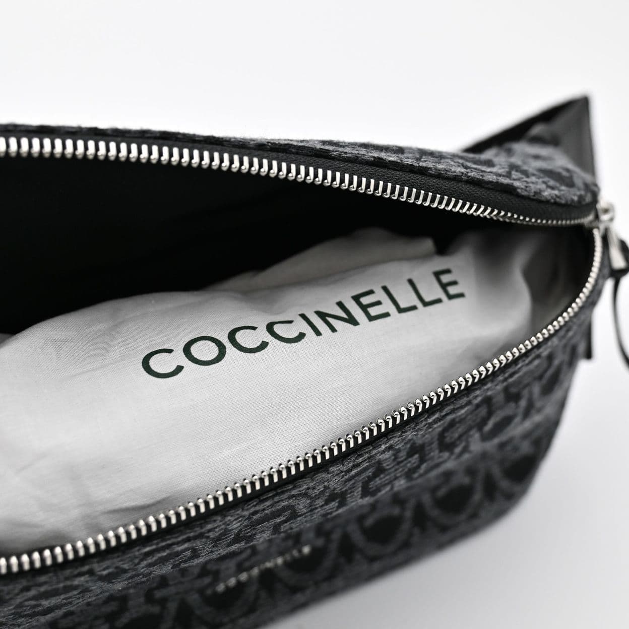 Купить Сумка поясная мужская Coccinelle