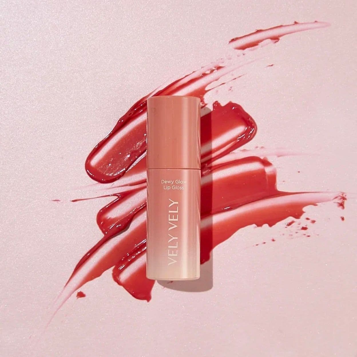 Купить Vely Vely Ухаживающий блеск для губ Dewy Glow Lip Gloss 4 мл