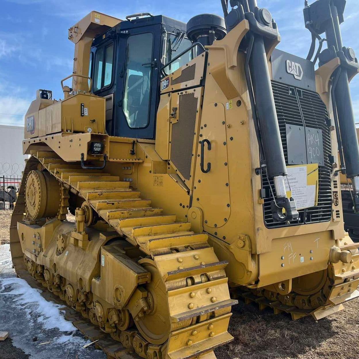 Купить CAT D9