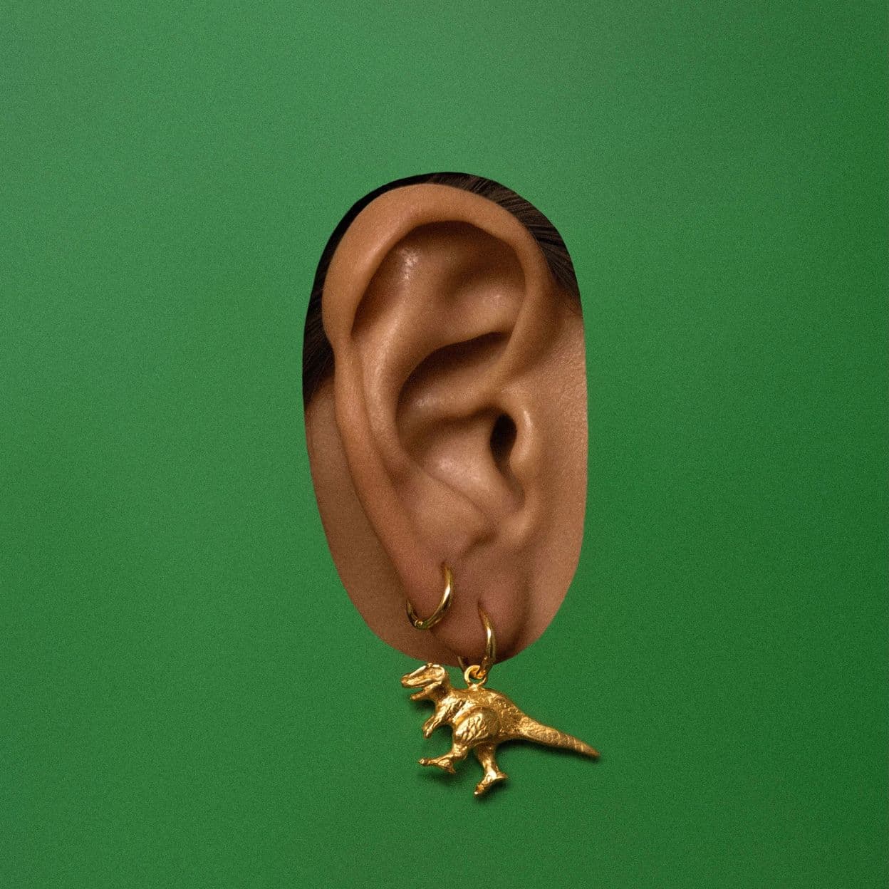 Купить ROAR SIDE Серьги асимметричные с подвесом динозавра, позолота