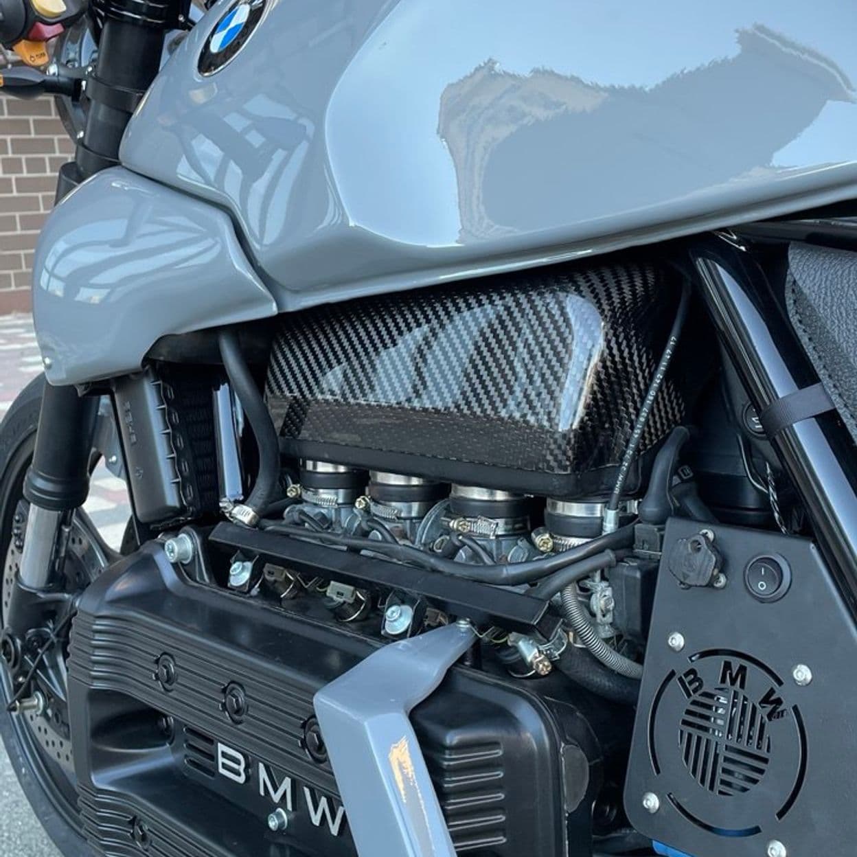 Купить Накладка воздушного короба для моделей BMW K1100. КАРБОН
