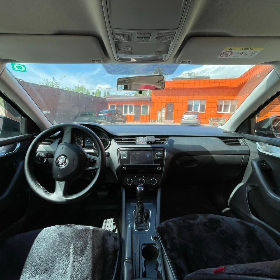 Купить Skoda Octavia 1.6 АКПП, лифтбек