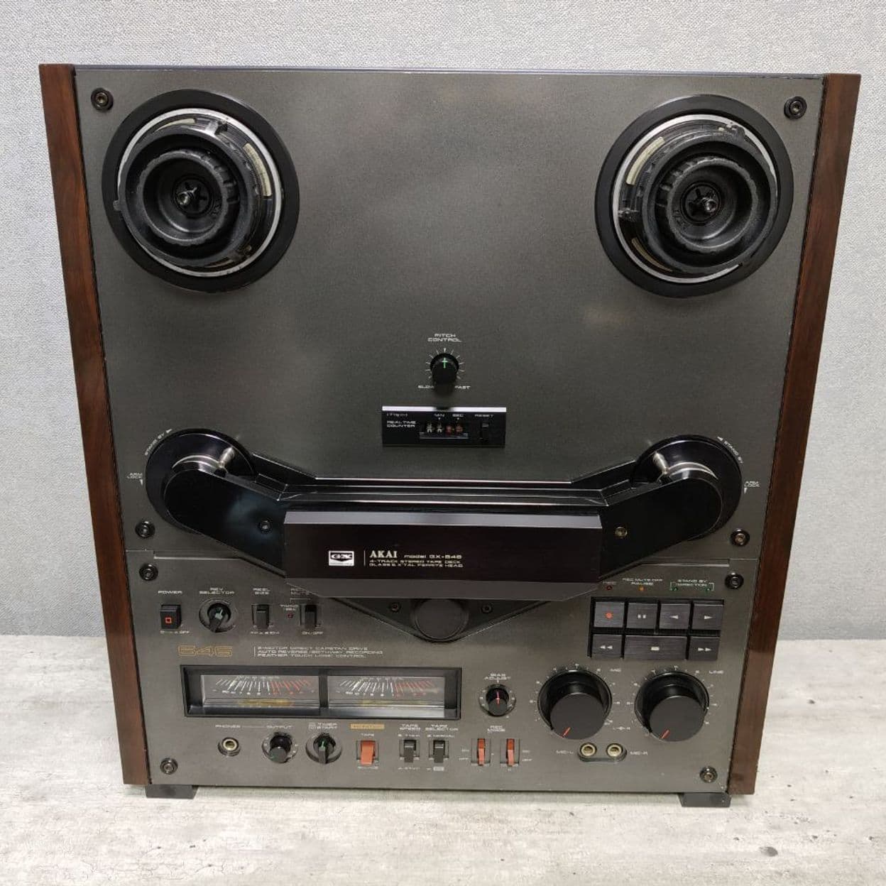 Купить Магнитофон катушечный Akai GX-646