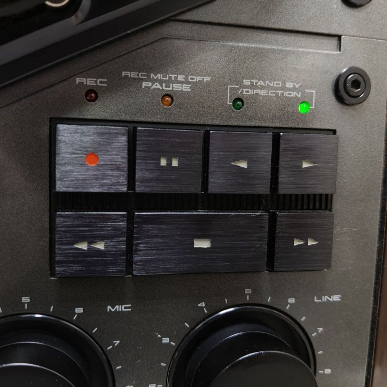 Купить Магнитофон катушечный Akai GX-646