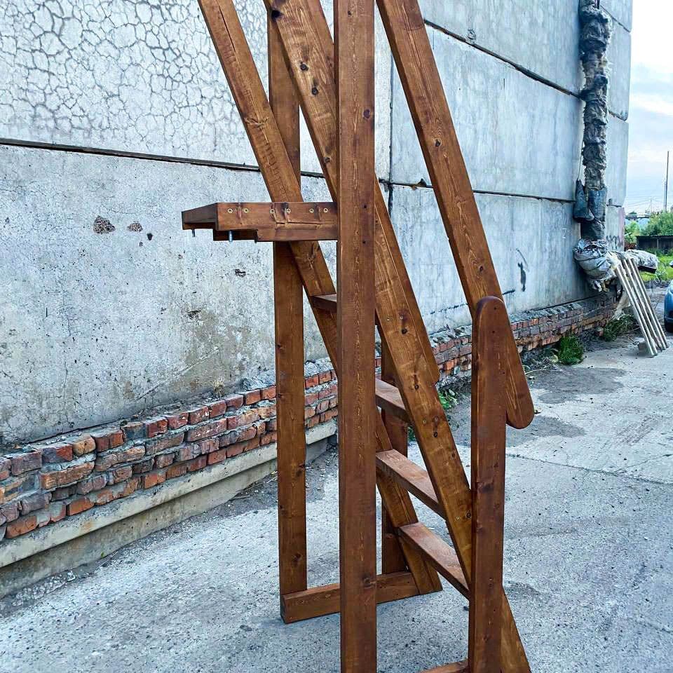 Купить Большая лестница из кедра