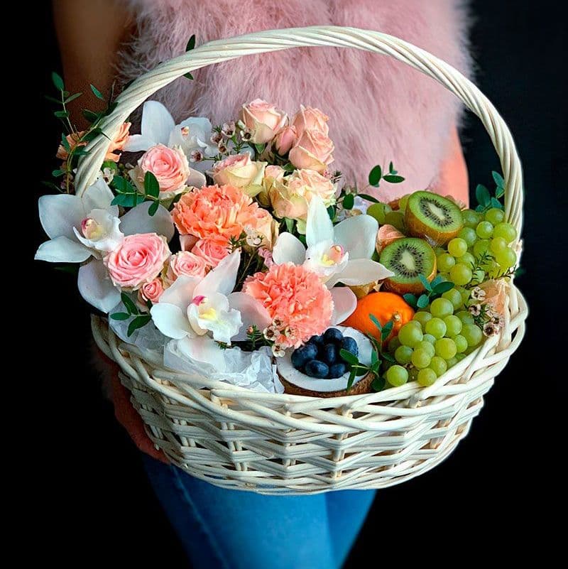 Купить Фруктовая корзина с цветами арт. 255