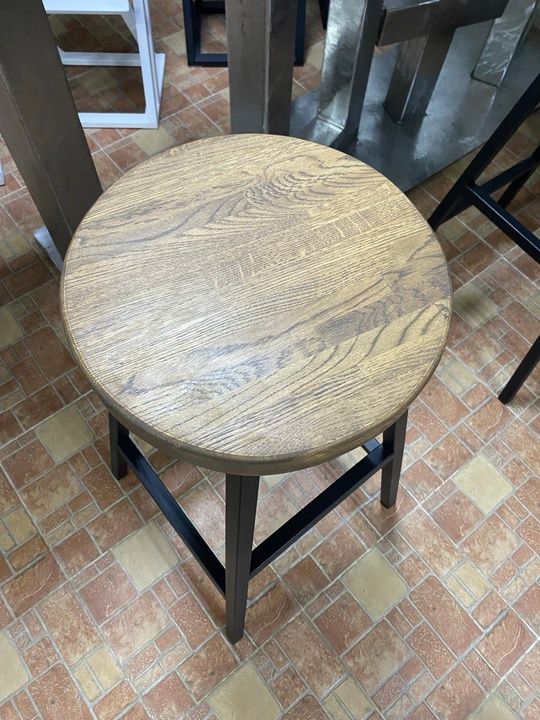 Купить Барный стул с поворотным механизмом