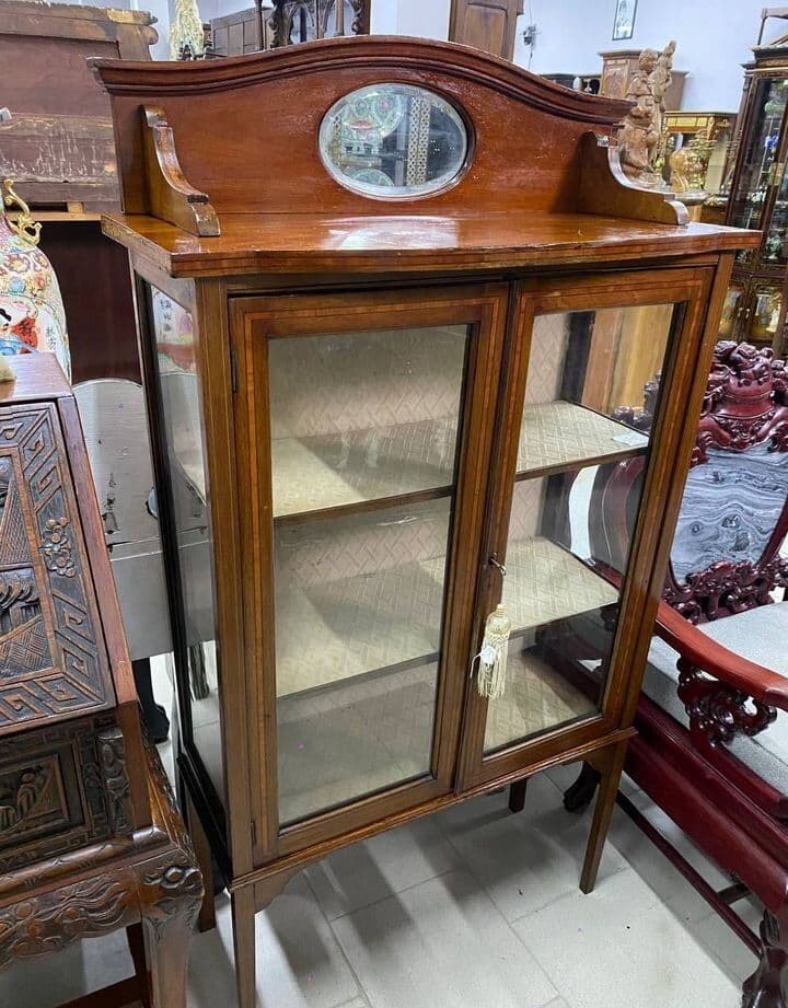 Купить Старинная небольшая витрина