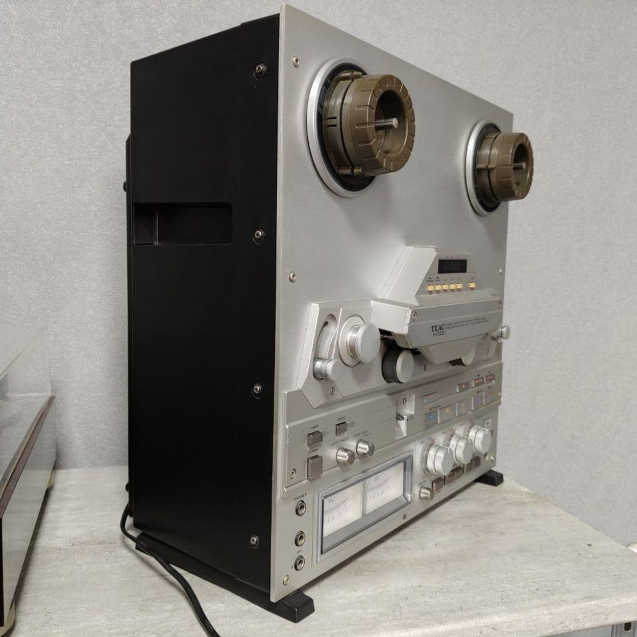 Купить Магнитофон катушечный Teac X-2000