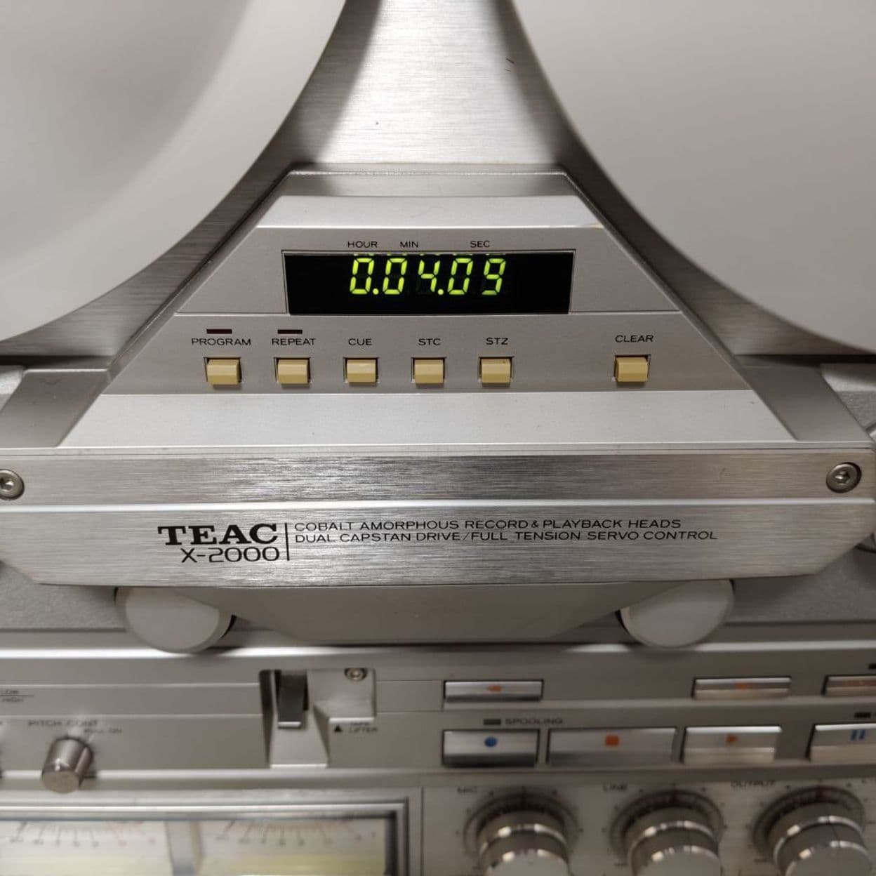 Купить Магнитофон катушечный Teac X-2000