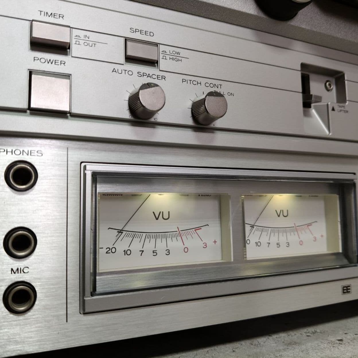 Купить Магнитофон катушечный Teac X-2000